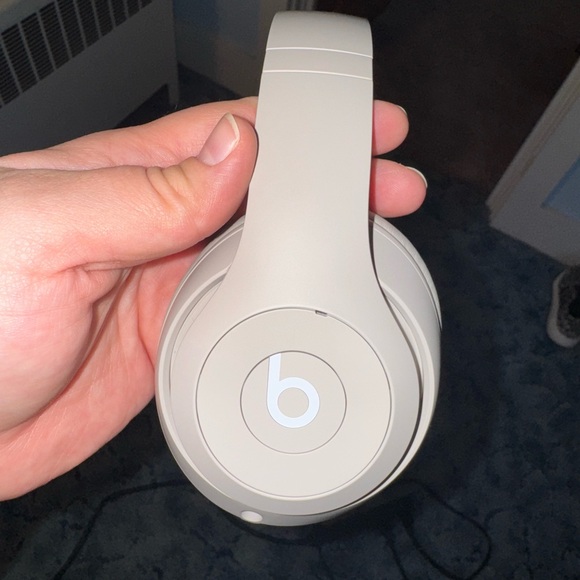 Beats Studio Pro (Sandstone) - Picture 6 of 13